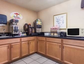 Super 8 By Wyndham Hotel Carrollton