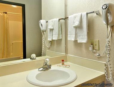 Super 8 By Wyndham Carrollton