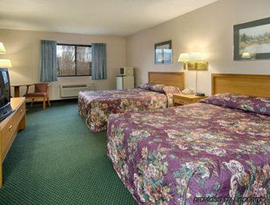 Super 8 By Wyndham Hotel 2*